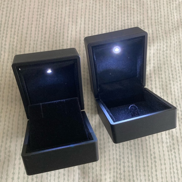 Black Ring and Bracelet Light Up Boxes Bundle - Picture 6 of 9